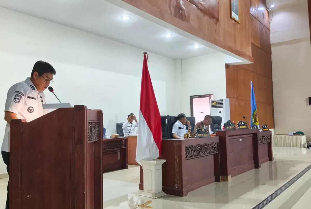 Bupati Parigi Moutong Erwin Burase mengumumkan efisiensi besar belanja operasional demi memprioritaskan anggaran infrastruktur publik.