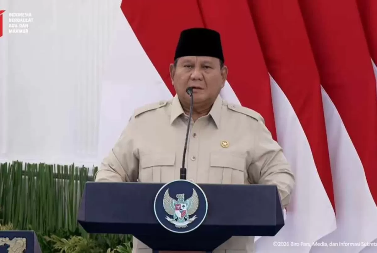 Presiden Prabowo Subianto meresmikan proyek LNG Abadi Masela senilai Rp340 triliun di Maluku, mengakhiri penantian panjang 28 tahun.