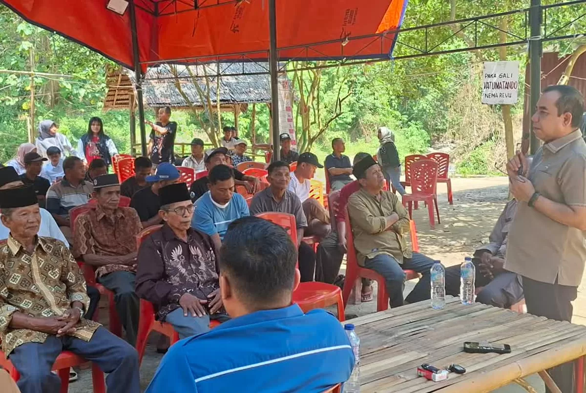Faisan Lelo Badja mengawal bantuan rumah warga dan potensi wisata saat reses di Desa Parigimpu&rsquo;u pada Sabtu, 8 Agustus 2026. (Foto: Ipal)