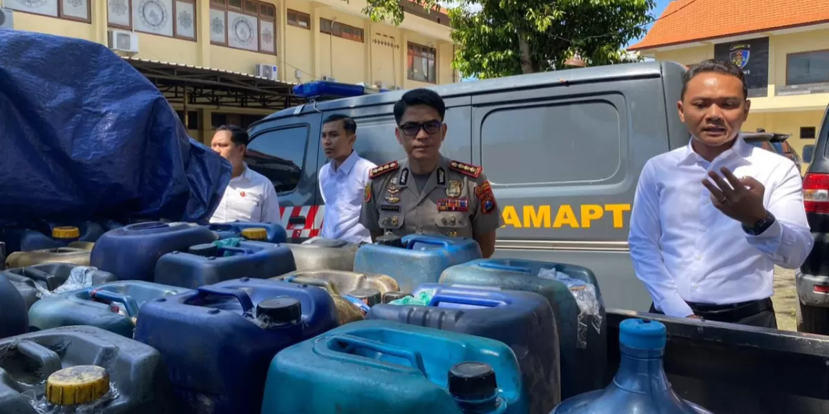 Polresta Banyuwangi Sita 1,2 ton BBM Ilegal, Tujuh Tersangka Ditangkap! (Dok Polresta Banyuwangi)