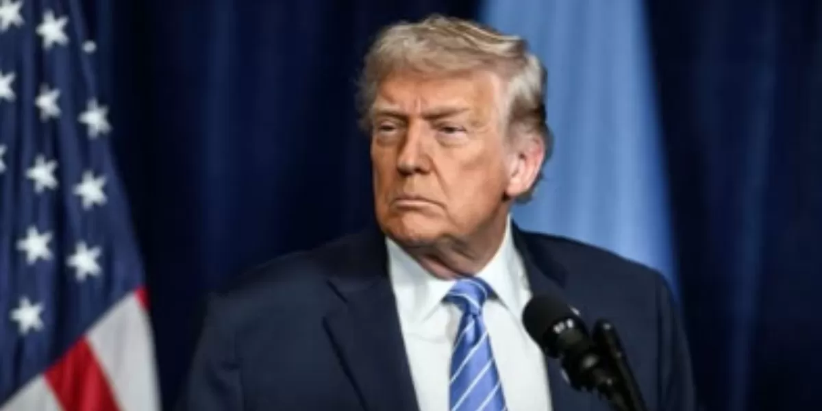 Menyoroti isu jalur viral perdagangan minyak, Selat Hormuz yang kembali ditutup di tengah upaya blokade AS terhadap kapal-kapal pelabuhan Iran. (Instagram.com/@realdonaldtrump)