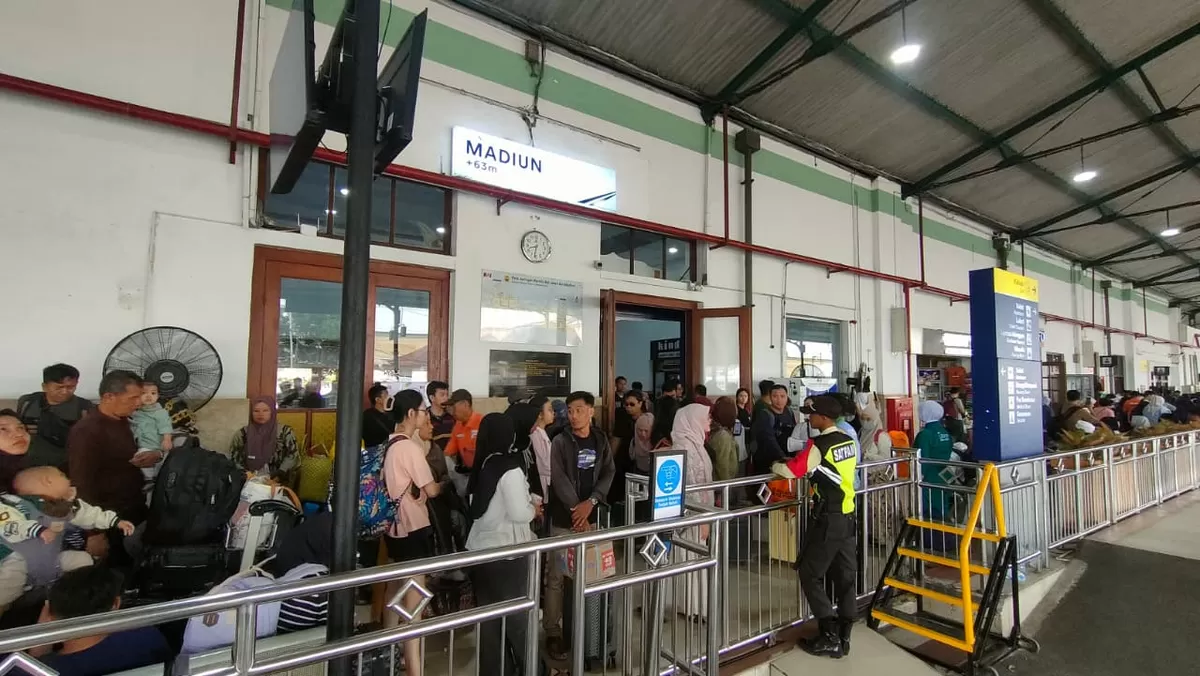 Sejak Angkutan Lebaran 2026 dimulai pada Rabu (11/3) lalu hingga pada hari ke-22 atau Rabu (1/4), PT Kereta Api Indonesia (Persero) Daop 7 Madiun mencatat telah melayani sebanyak 492.095 pelanggan.