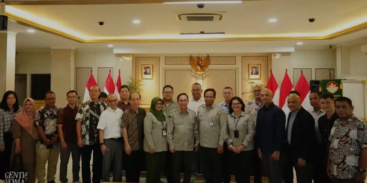 Kementerian Pertanian (Kementan) memfasilitasi kesepakatan antara importir dan pengrajin tahu tempe untuk menjaga stabilitas harga kedelai melalui penerapan 