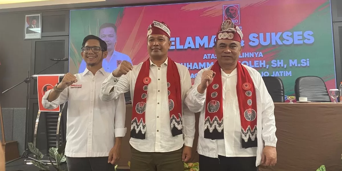 Ketum Projo Budi Arie Setiadi dan Sekjen DPP Projo Fredy Manik menetapkan sekaligus melantik H.Muhamad Sholeh, SH.M.Si sebagai ketua baru DPD Projo Jawa Timur periode 2026 - 2031. Foto istimewa