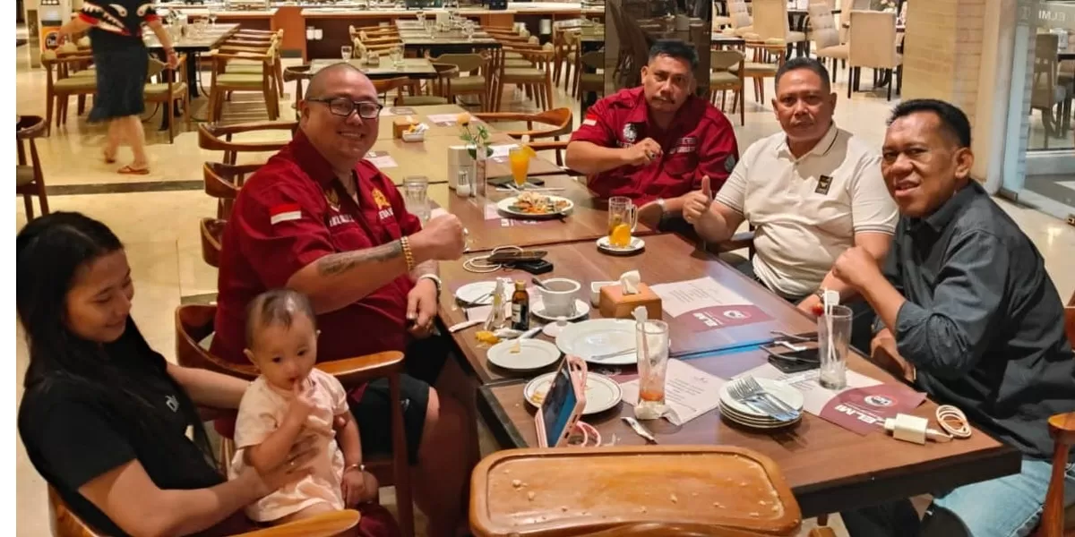 Seluruh Jajaran dan kelima anggota FERADI WPI berkumpul di Resto Hotel Elmi di Jalan Panglima Sudirman No.42-44, Embong Kaliasin, Kec. Genteng, Surabaya, Jawa Timur. Foto istimewa