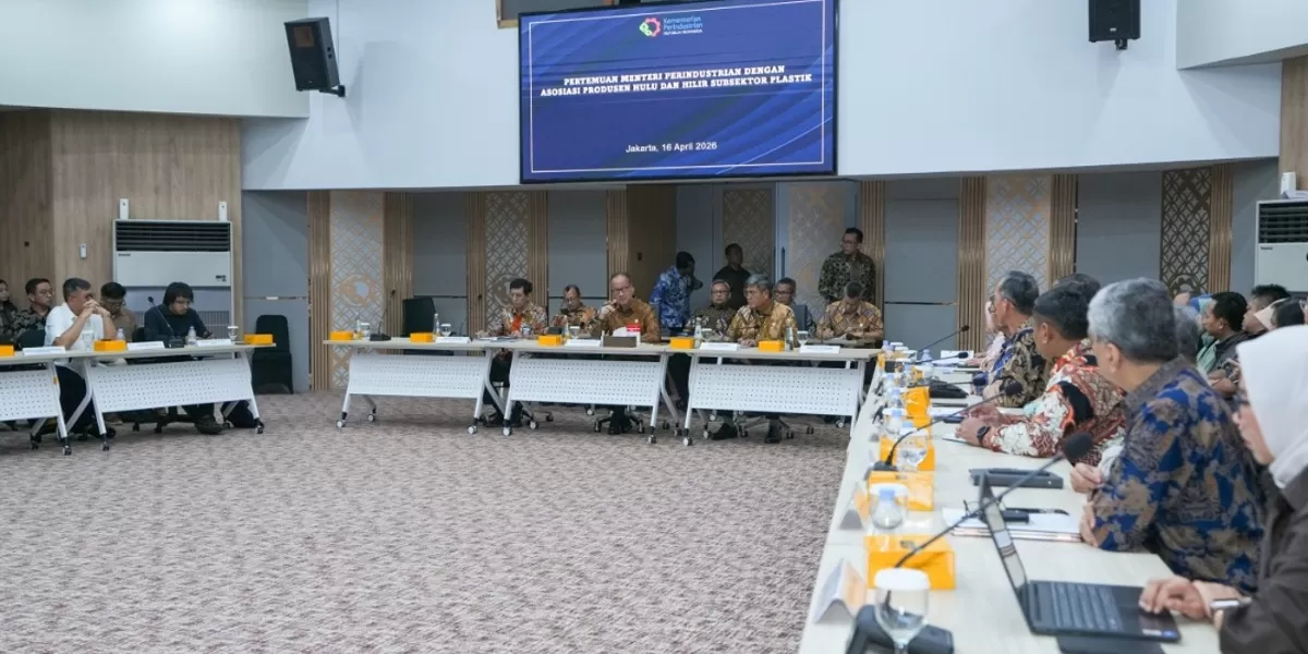 Menteri Perdagangan Budi Santoso menyatakan, kewajiban distribusi domestic market obligation (DMO) minyak goreng rakyat sebesar minimal 35 persen melalui Perum Bulog dan/atau Badan Usaha Milik