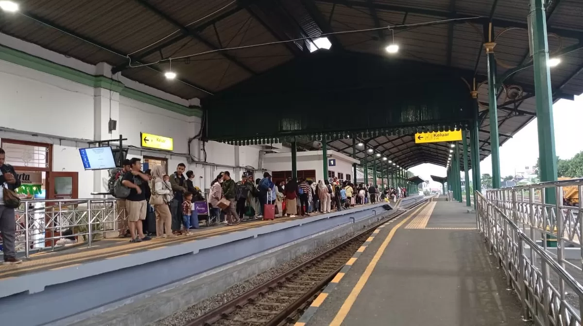 KAI Daop 7 Madiun imbau pelanggan kereta api atur jadwal keberangkatan antisipasi kepadatan arus lalu lintas. Foto istimewa