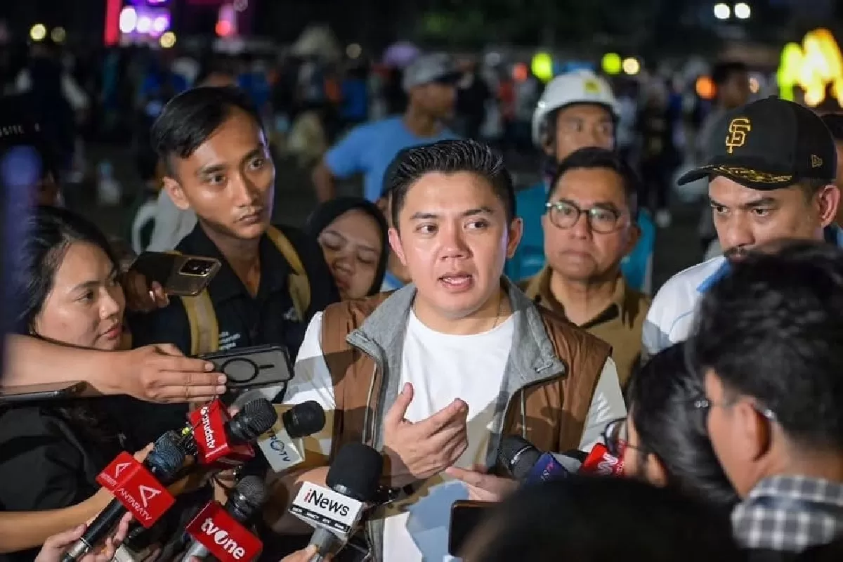 Seskab Teddy Ungkap Alasan Presiden Prabowo Gelar Bazar Rakyat (instagram/Sekretaris.kabinet) 