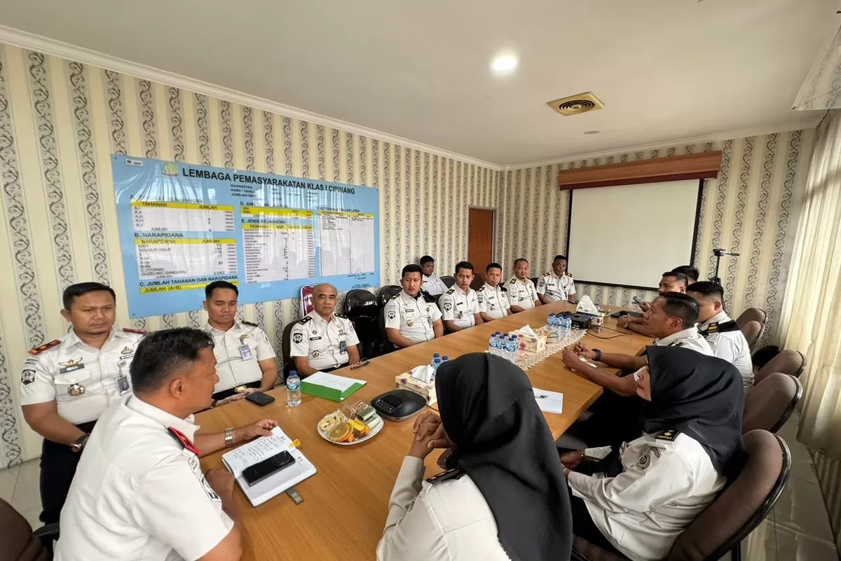 Suasana rapat bersama jajaran pejabat struktural Lapas Kelas I Cipinang ( Ragil) 