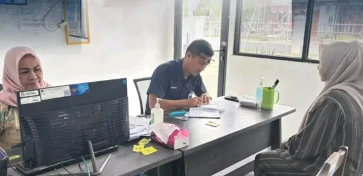 Petugas Rutan Rantau Saat Kegiatan Layanan Kunjungan