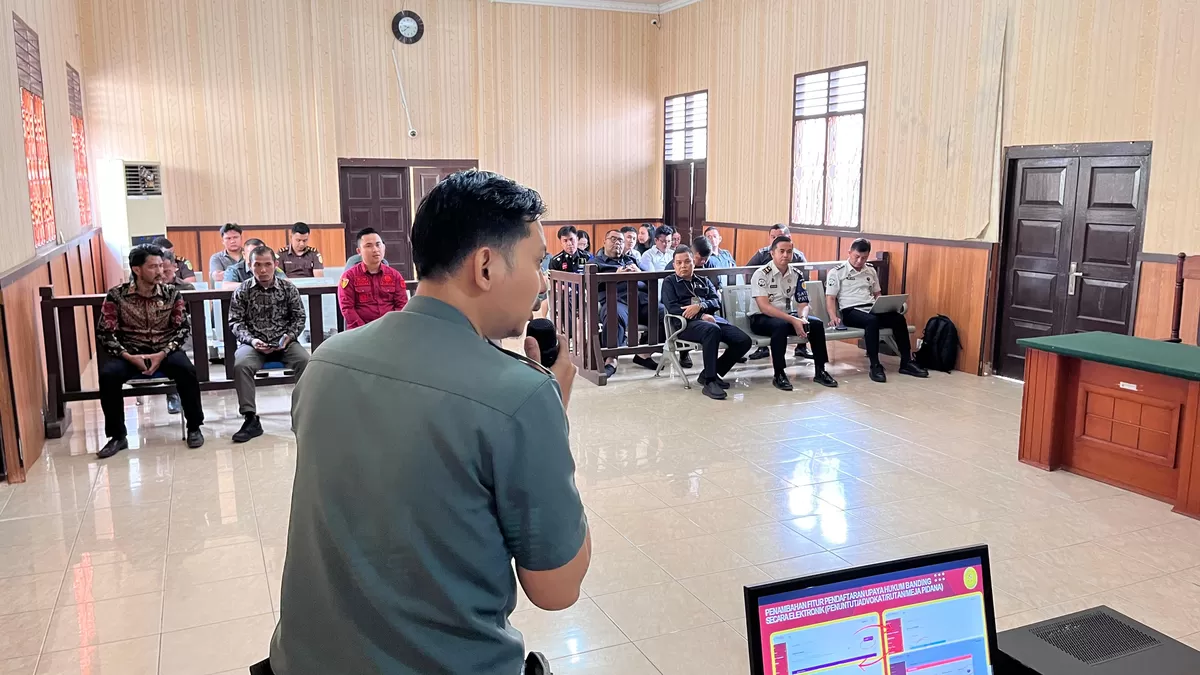 Kasreg Bimkemas Lapas Gunungsitoli dan Jajaran Saat Mengikuti Sosialisasi e-Berpadu