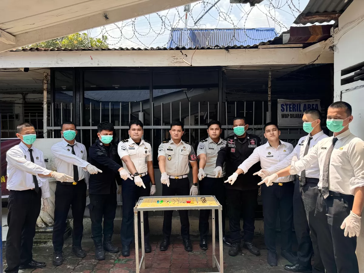 Kasubsi Kamtib Lapas Kotapinang dan Jajaran Setelah Penggeledahan Blok Hunian