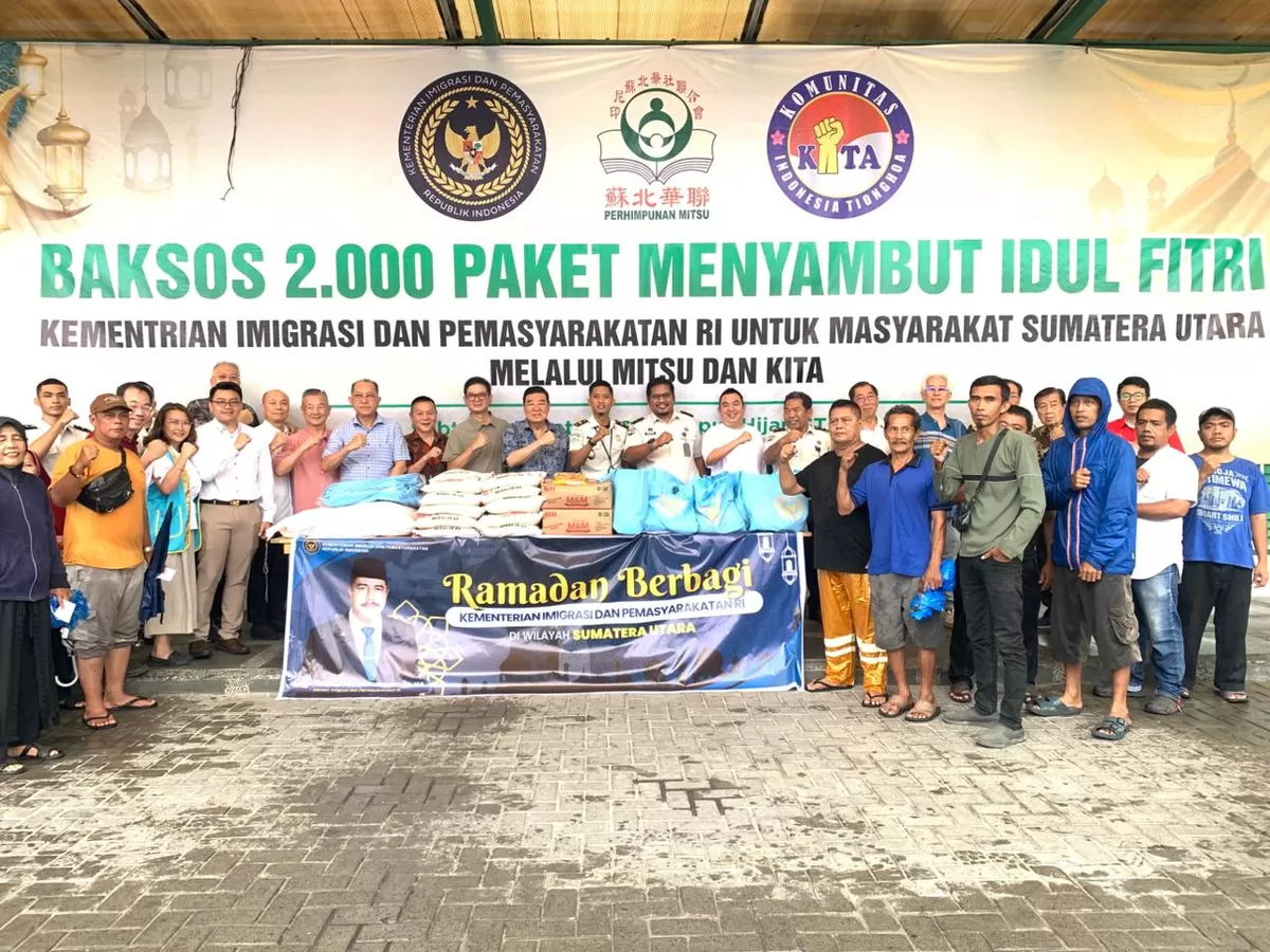 Jajaran Kanwil Ditjenpas Sumut Saat Salurkan 2.000 Paket Sembako untuk Masyarakat