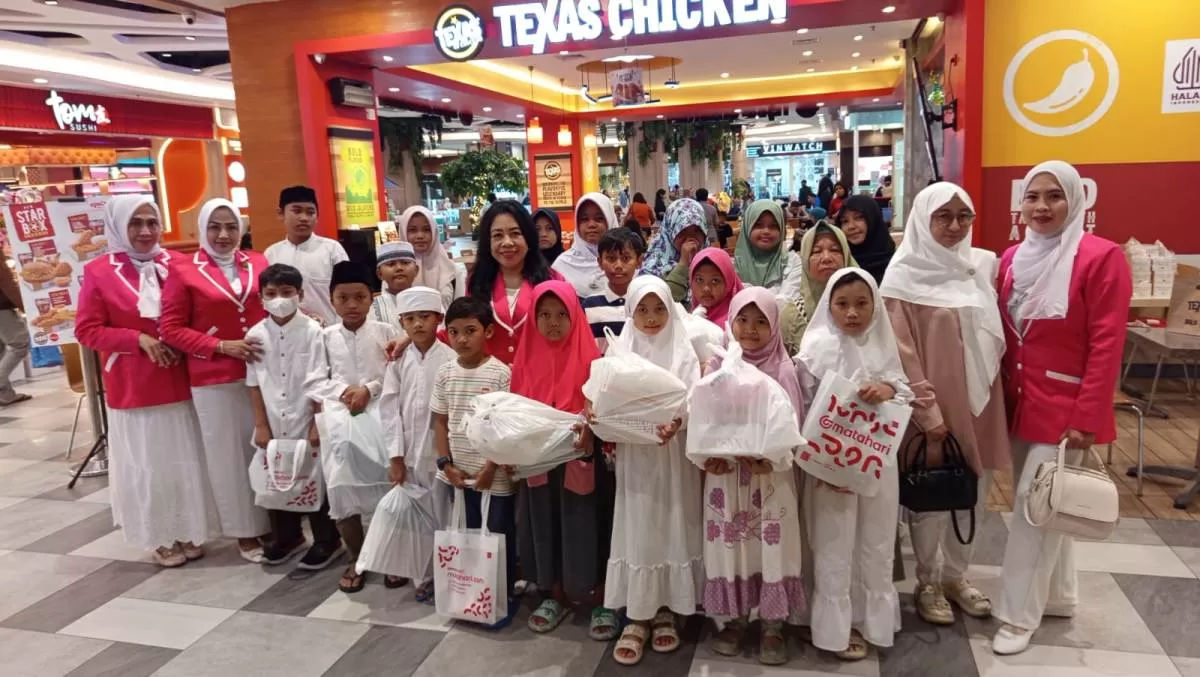 Senyum Anak Kurang Beruntung Warnai Ramadan, PPLIPI Surabaya Ajak Belanja Lebaran dan Bukber di Rotal Plaza, Sabtu (14/3/2026) (Nawi)