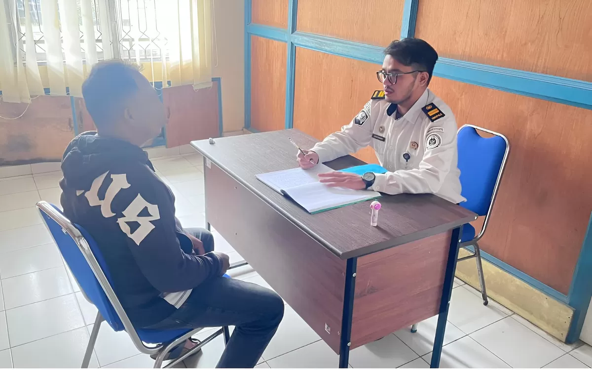Petugas Bapas Muara Teweh Saat Kegiatan Layanan Wajib Lapor