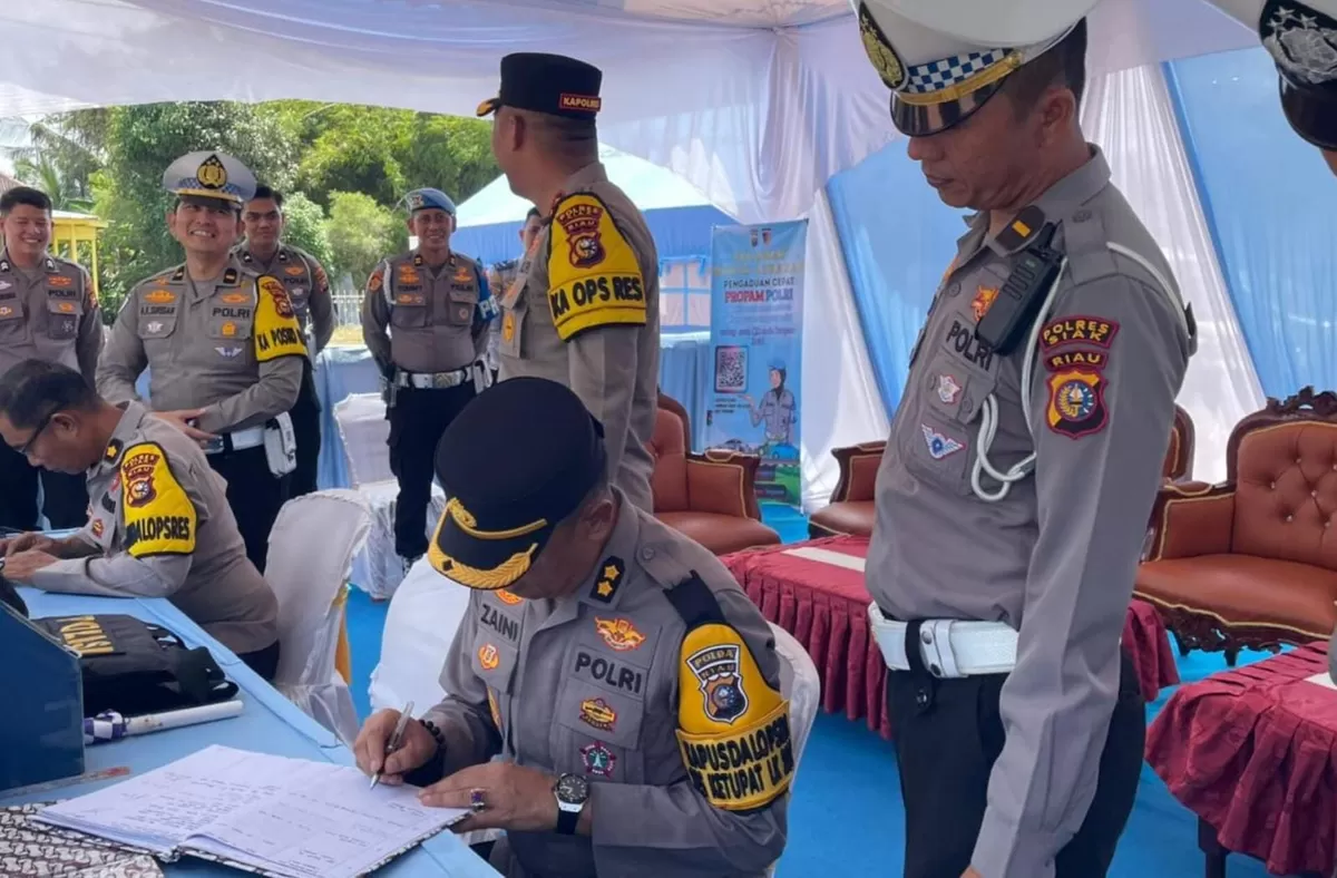Kapolres Siak Dampingi Tim Supervisi Polda Riau Cek Posyan Terpadu Istana Siak, Pastikan Pelayanan Mudik Optimal