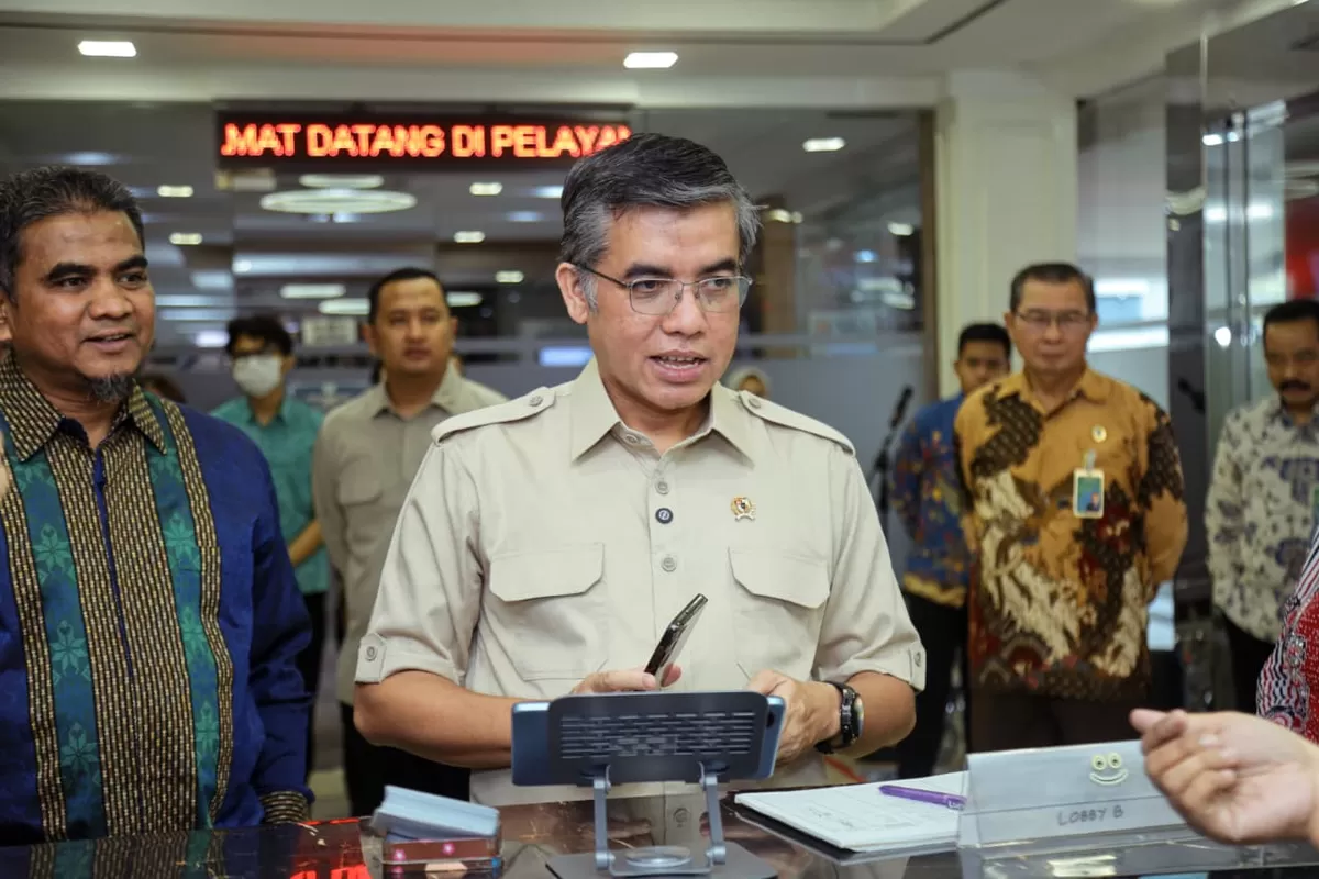 Menteri Ketenagakerjaan, Yassierli, memastikan Posko THR&ndash;BHR Tetap Siaga (Foto: Biro Humas Kemnaker)