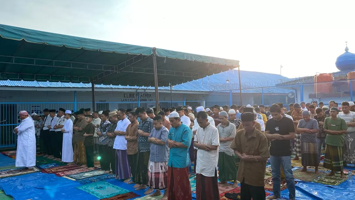 Kalapas Gunungtua dan Jajaran Serta WBP Saat Sholat Ied Berjamaah