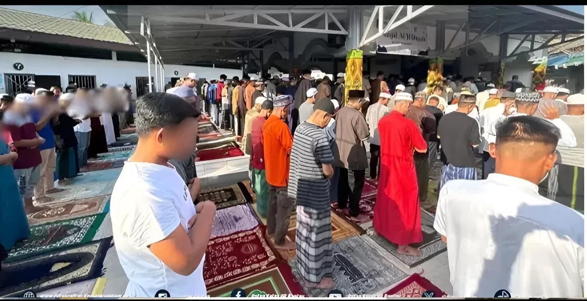 Petugas Rutan Rantau Bersama Tahanan dan Narapidana Saat Sholat Idul Fitri
