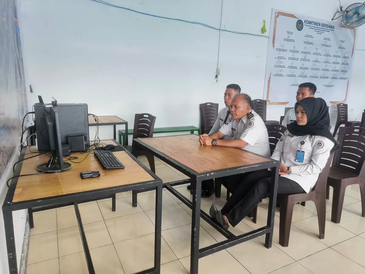 Petugas Lapas Gunungtua Saat Mengikuti Pengarahan Dirjenpas