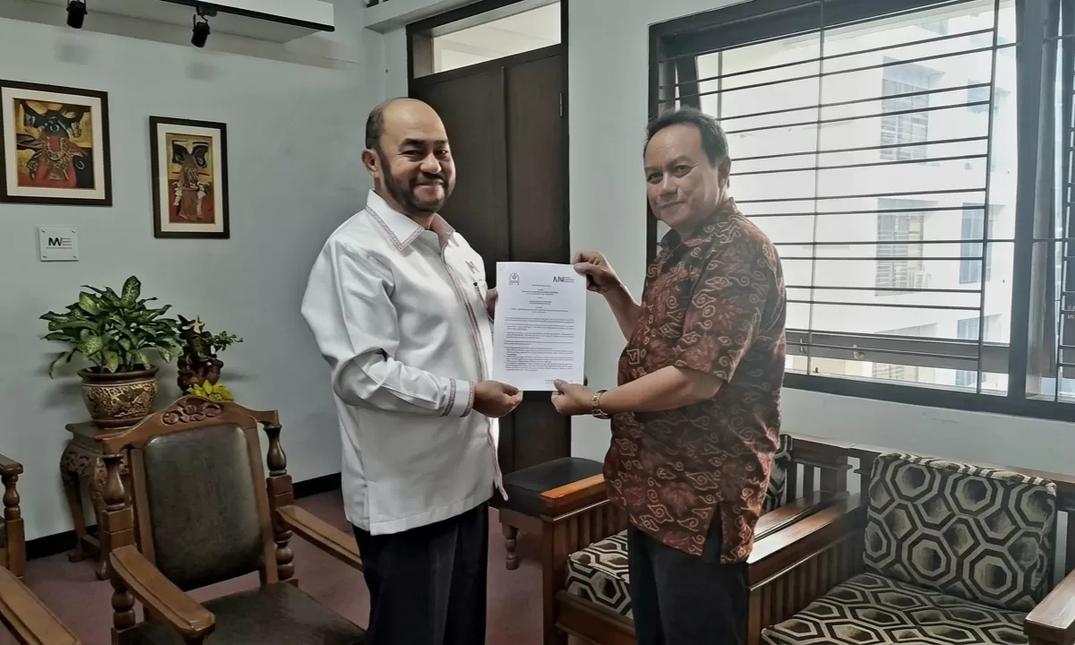 Gani Sidqi mewakili Ketua Umum APTISI, M. Budi Djatmiko, ketika pertemuan dengan manajemen PT Media Nawacita Indonesia (MNI) (Istimewa)