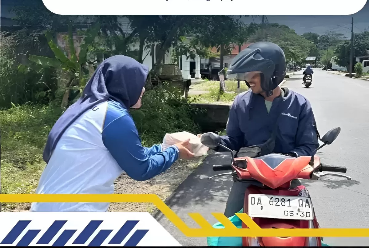 Petugas Rutan Rantau Saat Kegiatan Bakti Sosial
