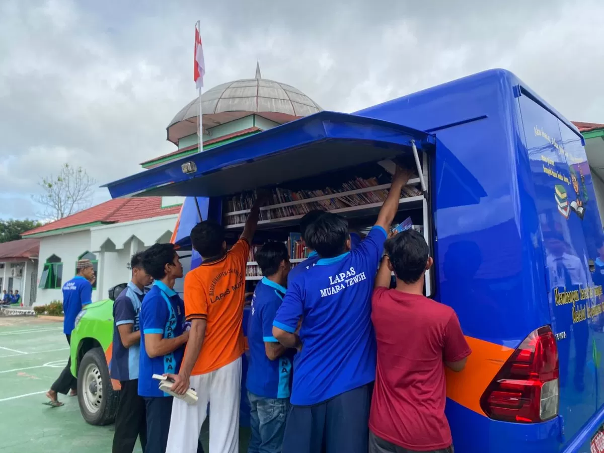 Warga Binaan Lapas Muara Teweh di Perpustakaan Daerah Keliling