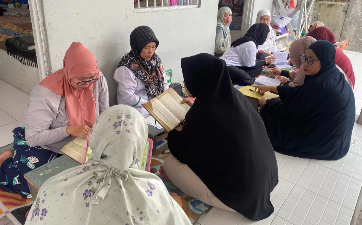 Warga Binaan Perempuan Lapas Muara Teweh Saat Mengikuti Kegiatan Pengajian