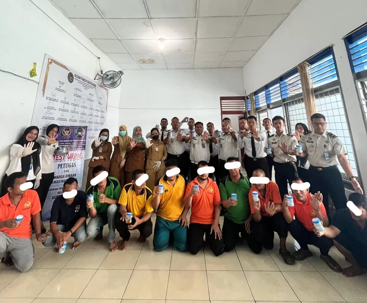 Plh Kalapas Gunungtua Saat Kegiatan Tes Urine Petugas dan WBP