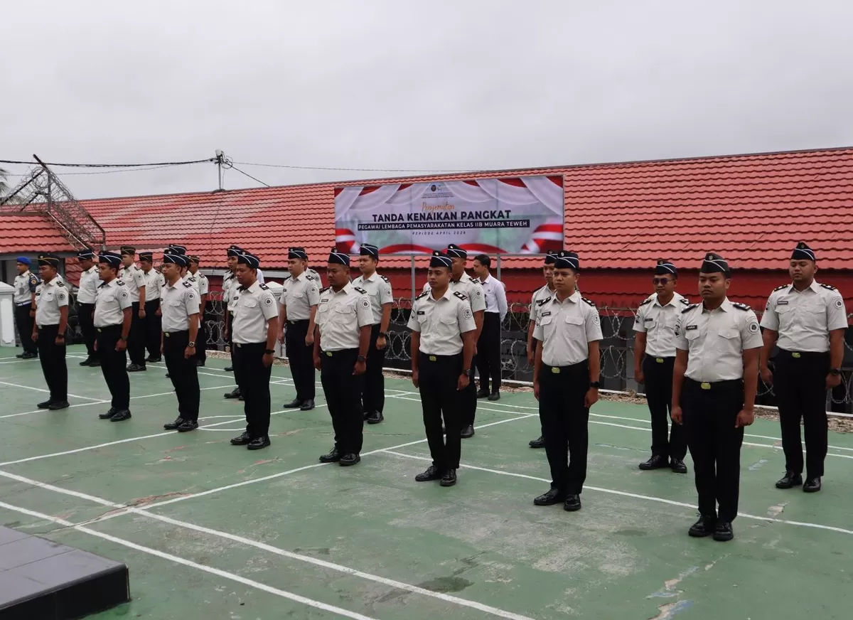 Petugas Lapas Muara Teweh Saat Apel Penyematan Tanda Kenaikan Pangkat
