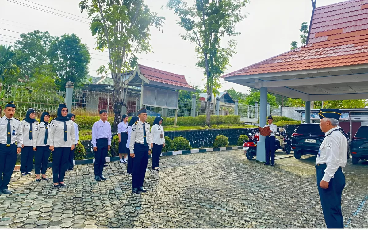 Petugas Bapas Muara Teweh Saat Kegiatan Apel Pagi