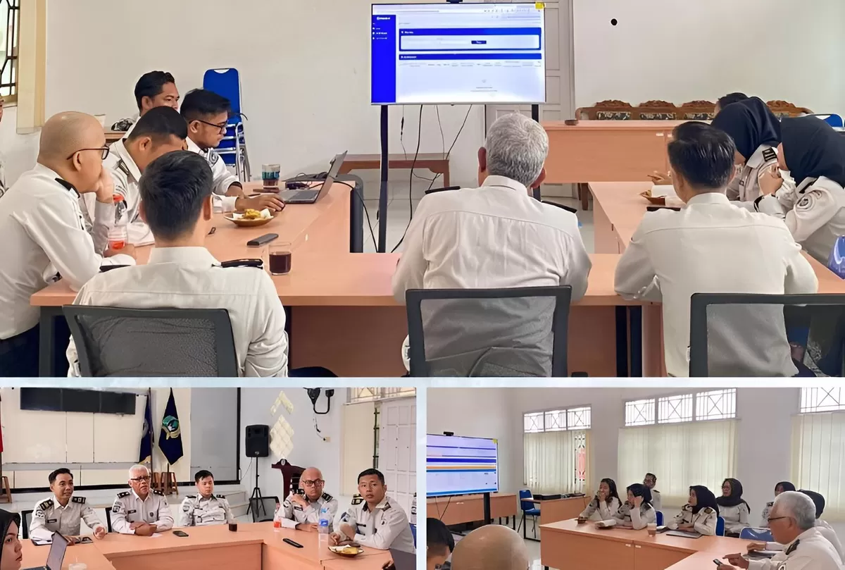 Pegawai Bapas Muara Teweh Saat Mengikuti Rapat Pengenalan Aplikasi STAR RB ZI