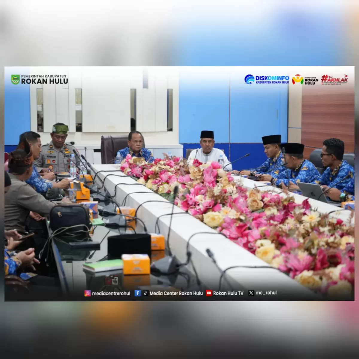 Foto Rapat Dipimpin Pj. Sekda Rokan Hulu, Matangkan Persiapan Pemberangkatan 377 JCH Tahun 2026 (Diskominfo Rohul )