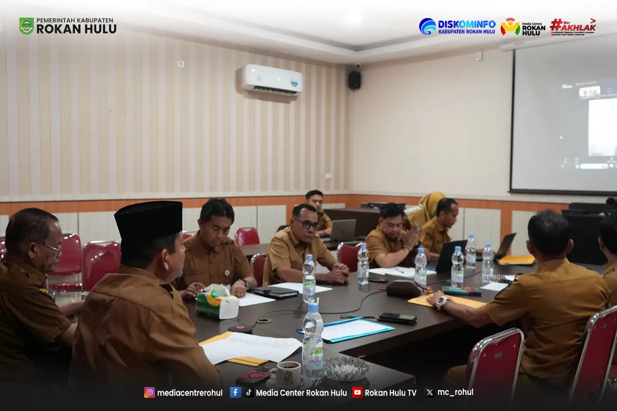 Wabup Rokan Hulu H Syafaruddin Poti, S. H. ,M., M., Ikuti Asistensi Virtual Terkait Proyeksi Keuangan Daerah TA 2026  (Diskominfo Rohul )