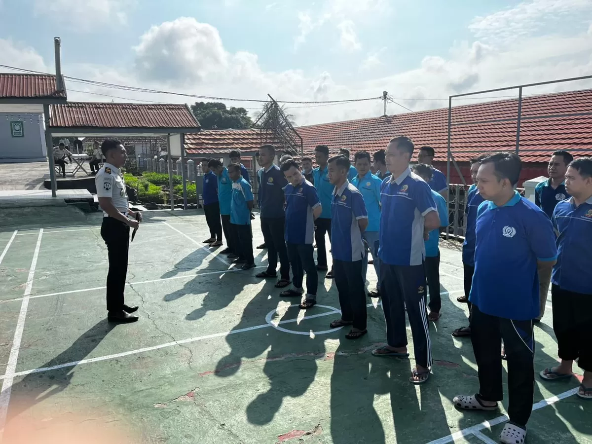 Ka. KPLP Lapas Muara Teweh Saat Berikan Arahan Kepada Tamping