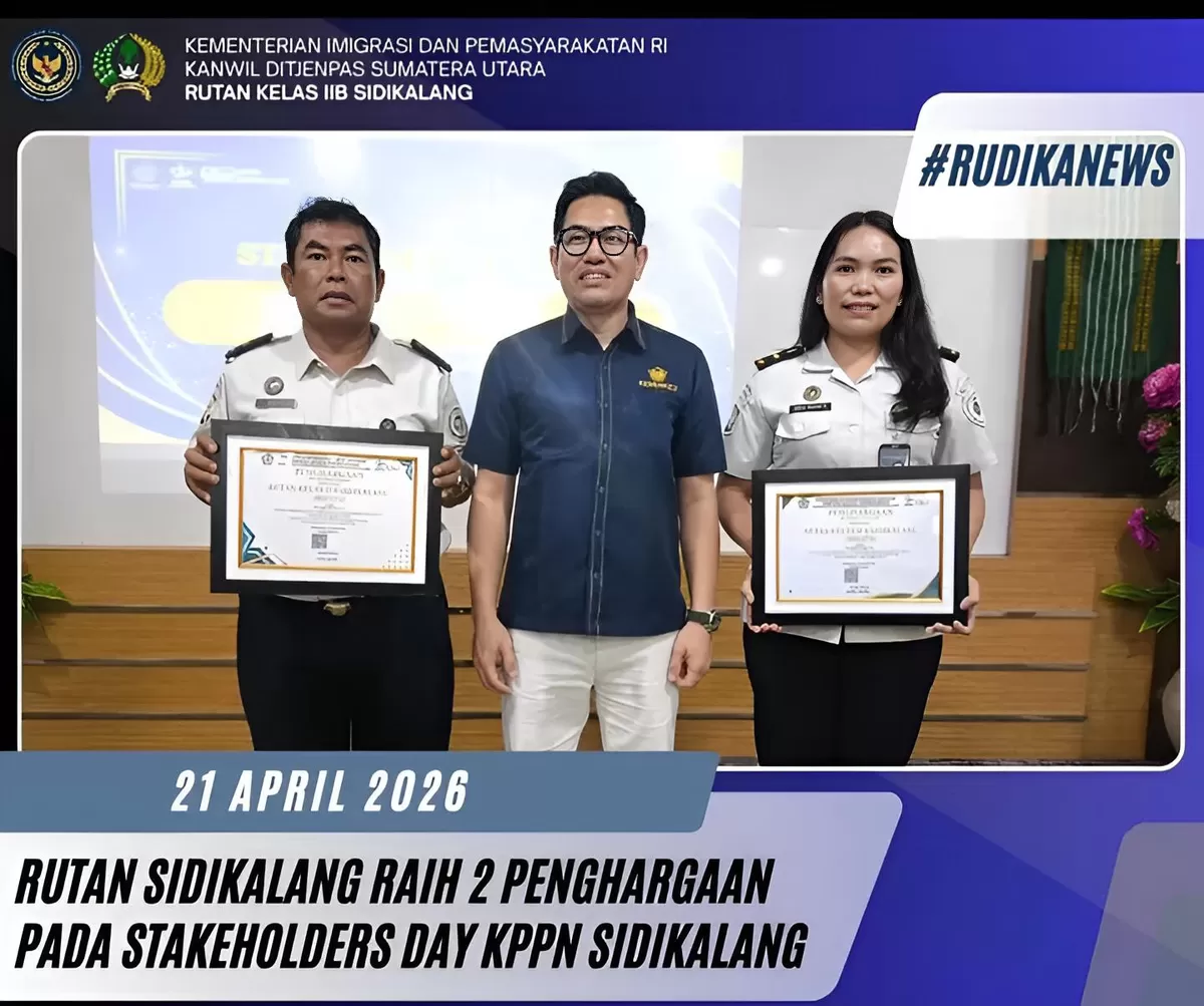 Petugas Rutan Sidikalang Saat Menerima Penghargaan