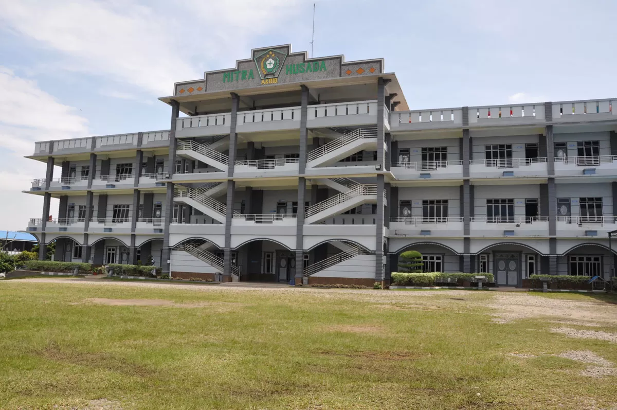 Gedung Sekolah Tinggi Ilmu Kesehatan (STIKes) Mitra Husada Medan (Istimewa)