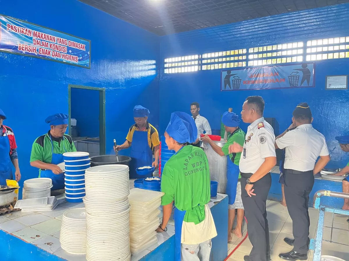 Kalapas Gunungtua Saat Inspeksi Kegiatan Dapur