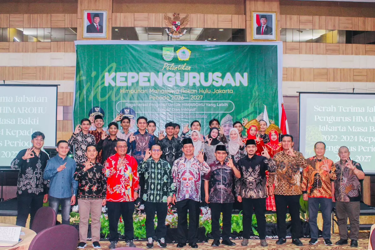   Foto Bersama Wabup Syafaruddin Poti, Wakil Ketua DPRD Mohammad Aidi Saat Melantik HIMAROHU Jakarta  (HIMAROHU Jakarta )