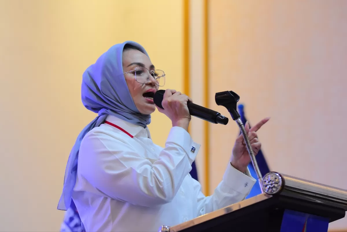 Ketua DPC Demokrat Surabaya, Lucy Kurniasari