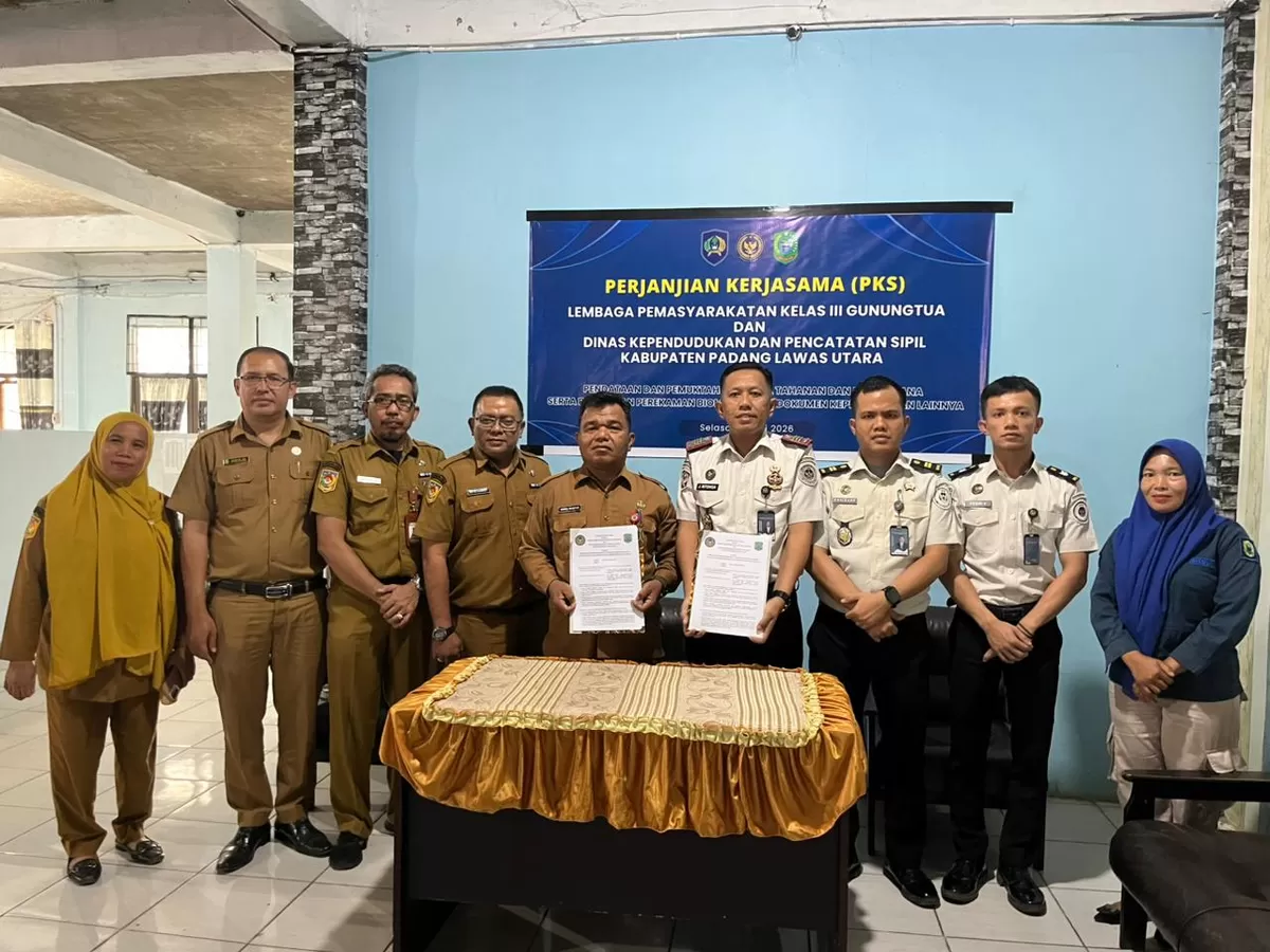 Kalapas Gunungtua dan Jajaran Saat Penandatanganan Perjanjian Kerja Sama dengan Disdukcapil