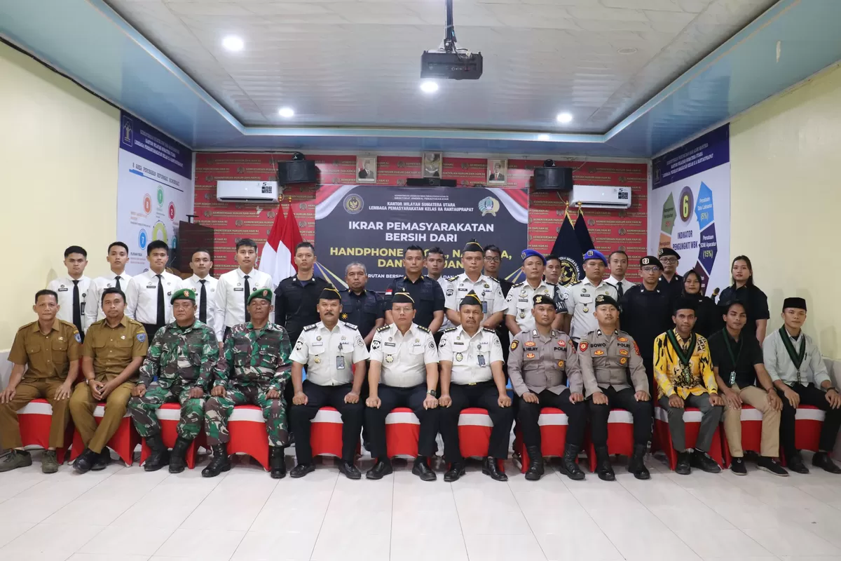 Jajaran Petugas Lapas Rantauprapat Saat Ikrar Pemasyarakatan Bersih dari Halinar 