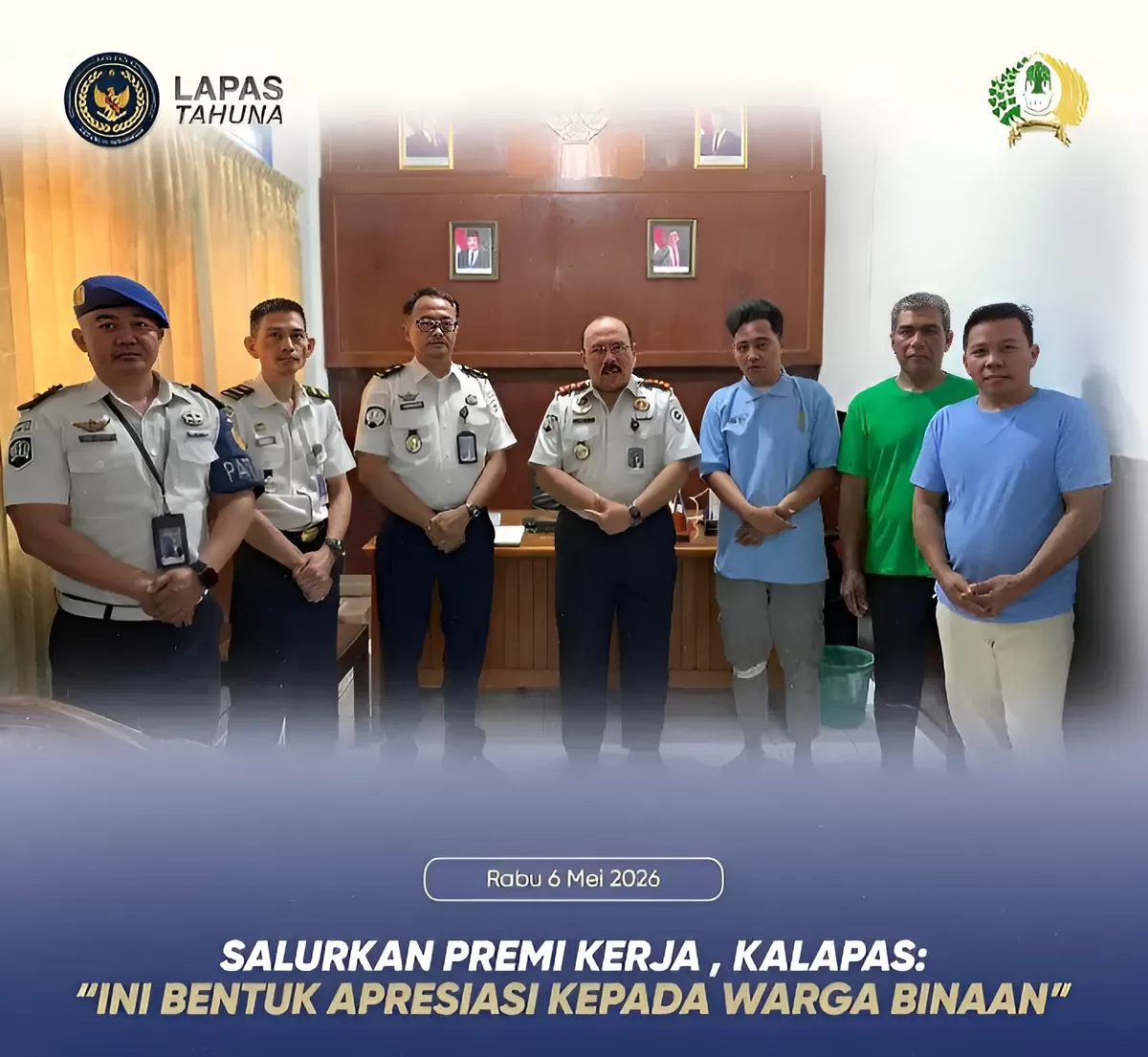 Kalapas Tahuna Saat Serahkan Premi Atau Upah Kerja kepada Warga Binaan