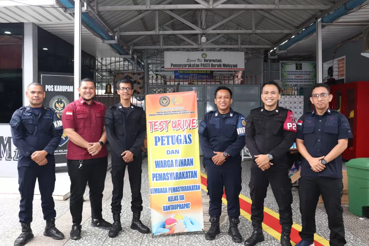 Pegawai Lapas Rantauprapat Saat Kegiatan Tes Urine