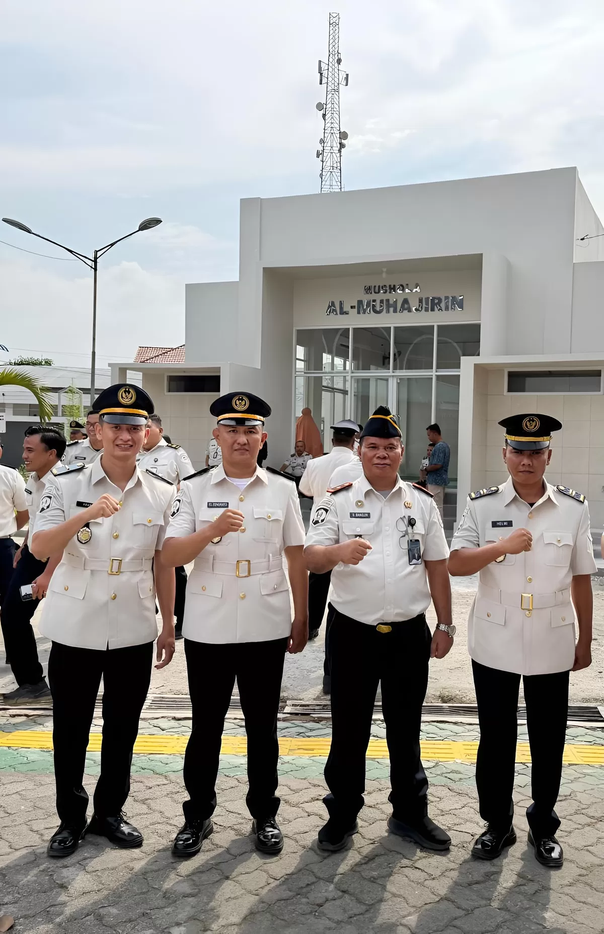 Kalapas Gunungsitoli Bersama Pegawai yang Ikut Pelantikan