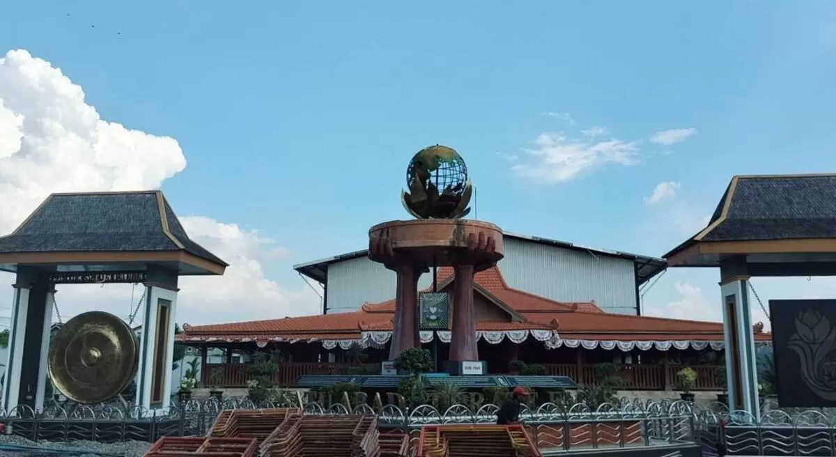 Tampak depan Padepokan Agung Persaudaraan Setia Hati Terate (PSHT) di Jalan Merak Nomor 17, Kecamatan Mangunharjo, Kota Madiun, Jawa Timur  (Eko Sigit Pujianto Nawacitapost)