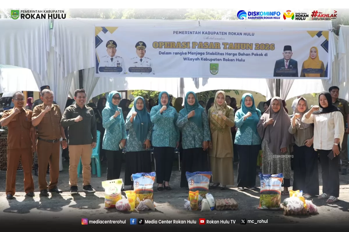 Foto Kegiatan Jaga Stabilitas Harga Menjelang Idul Adha, Pemerintah Kabupaten Rokan Hulu Gelar Operasi Pasar Murah di Kecamatan Bangun Purba (Diskominfo Rohul )