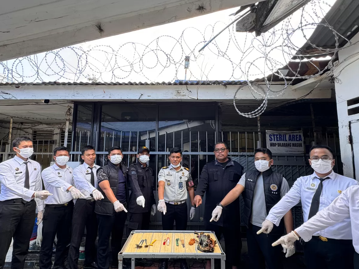 Petugas Lapas Kotapinang Setelah Kegiatan Penggeledahan