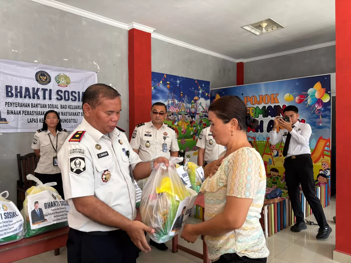 Kepala Lapas Gunungsitoli dan Jajaran Saat Kegiatan Bakti Sosial