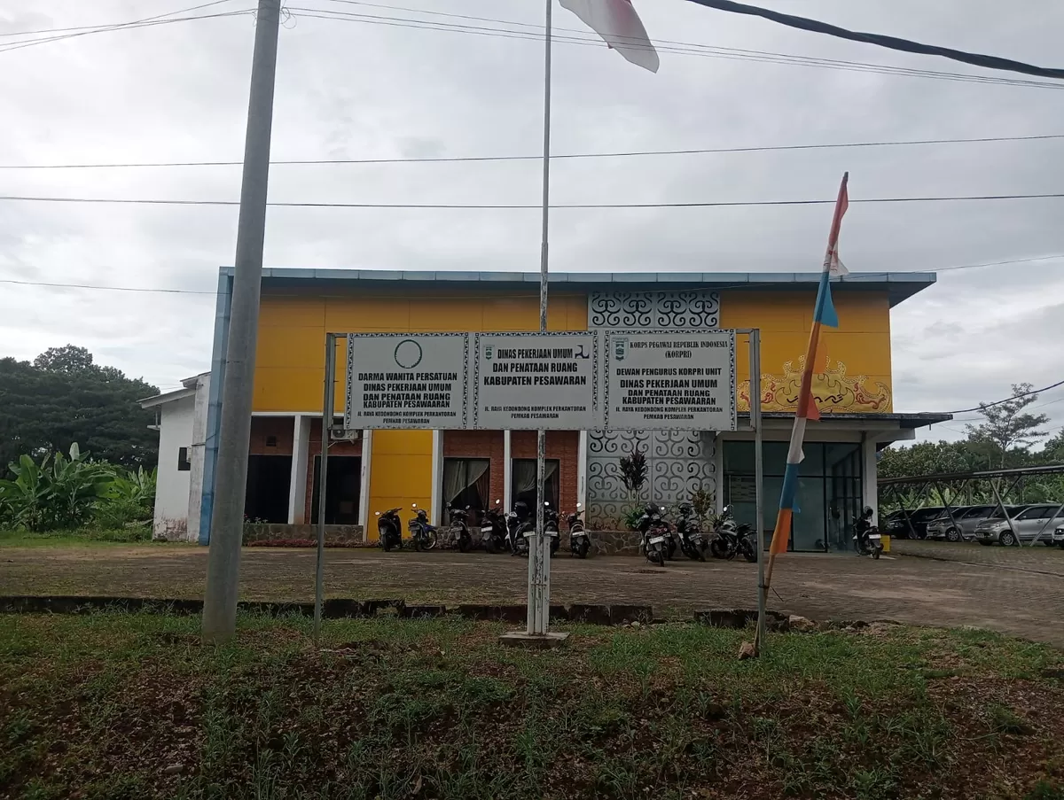 Tampak depan Kantor Dinas PUPR Kabupaten Pesawaran, Lampung  (Amrulloh Nawacita)